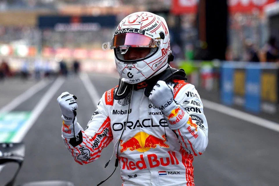 2025 Max Verstappen Red Bull F1 Gloves - Japanese GP - F1 Vintage Racewear